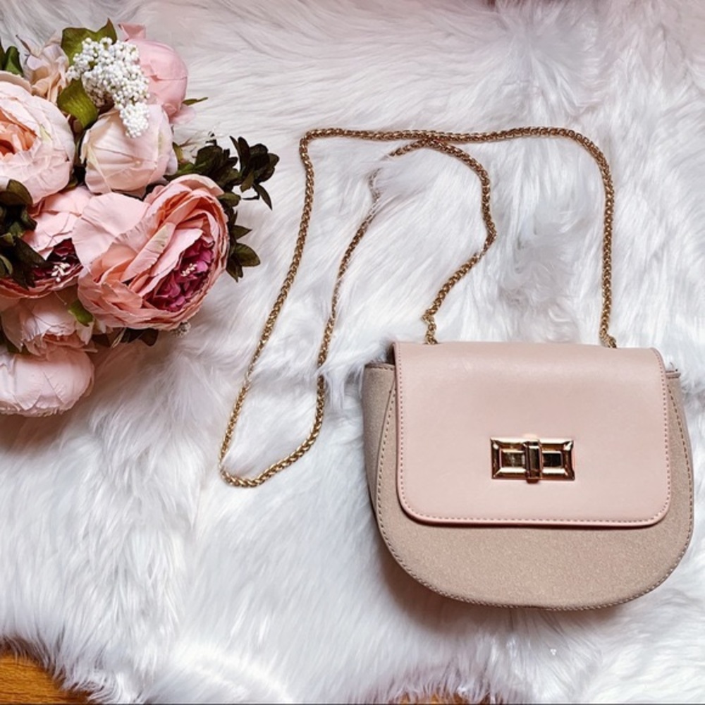 ✨Who What Wear Purse with Gold Chain ✨